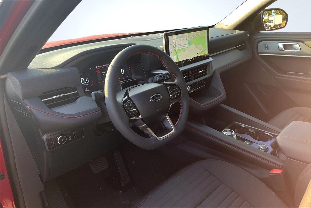 New 2026 Ford Explorer ST-Line w/ ST-Line Street Pack AWD/4WD image 7