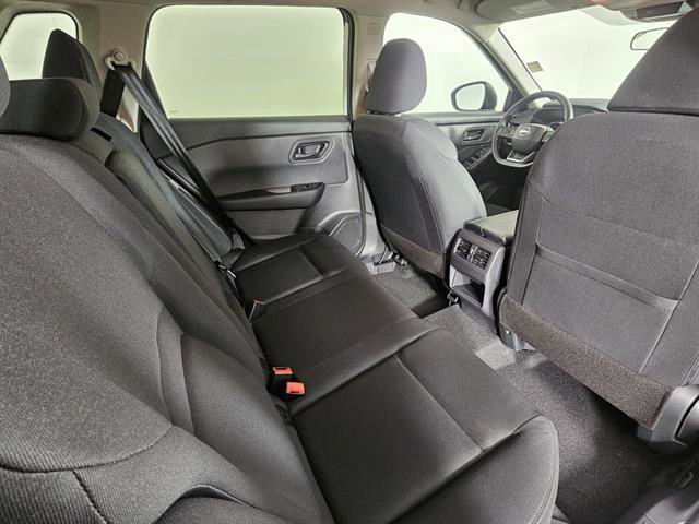 New 2026 Nissan Rogue S image 17