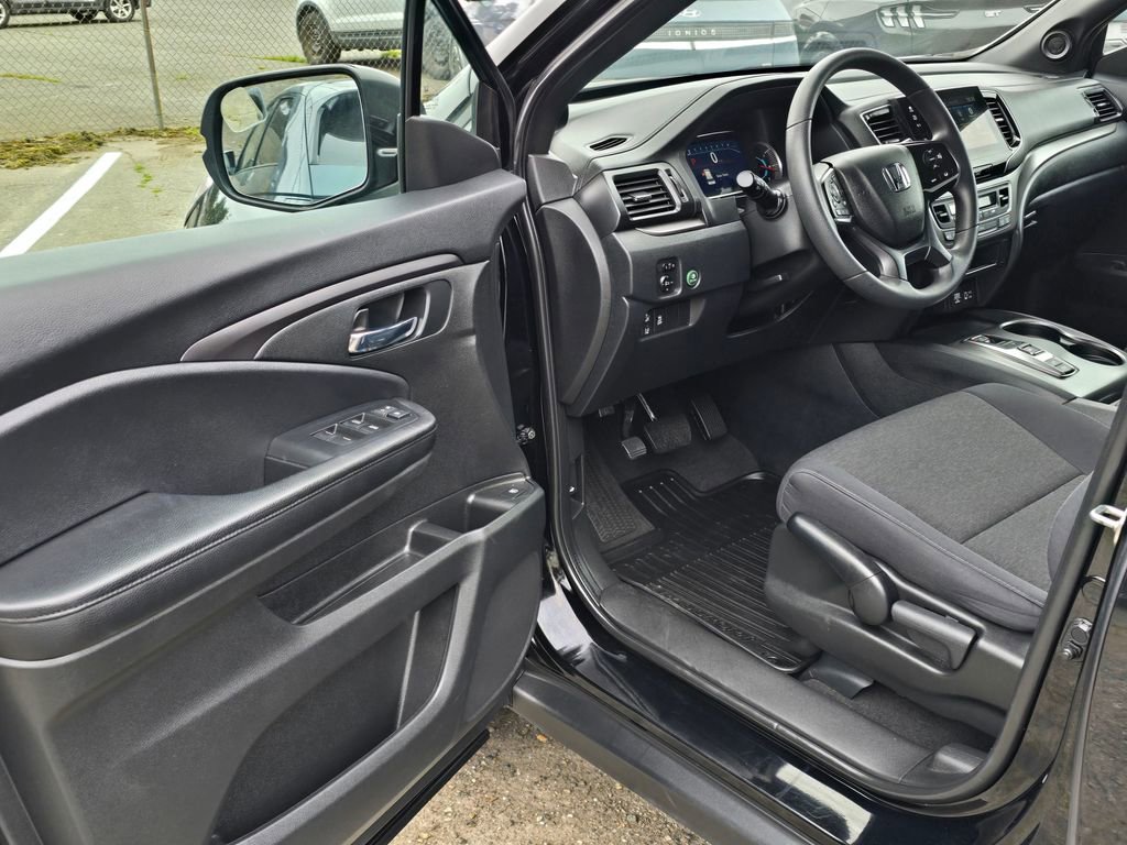Used 2021 Honda Passport Sport image 17