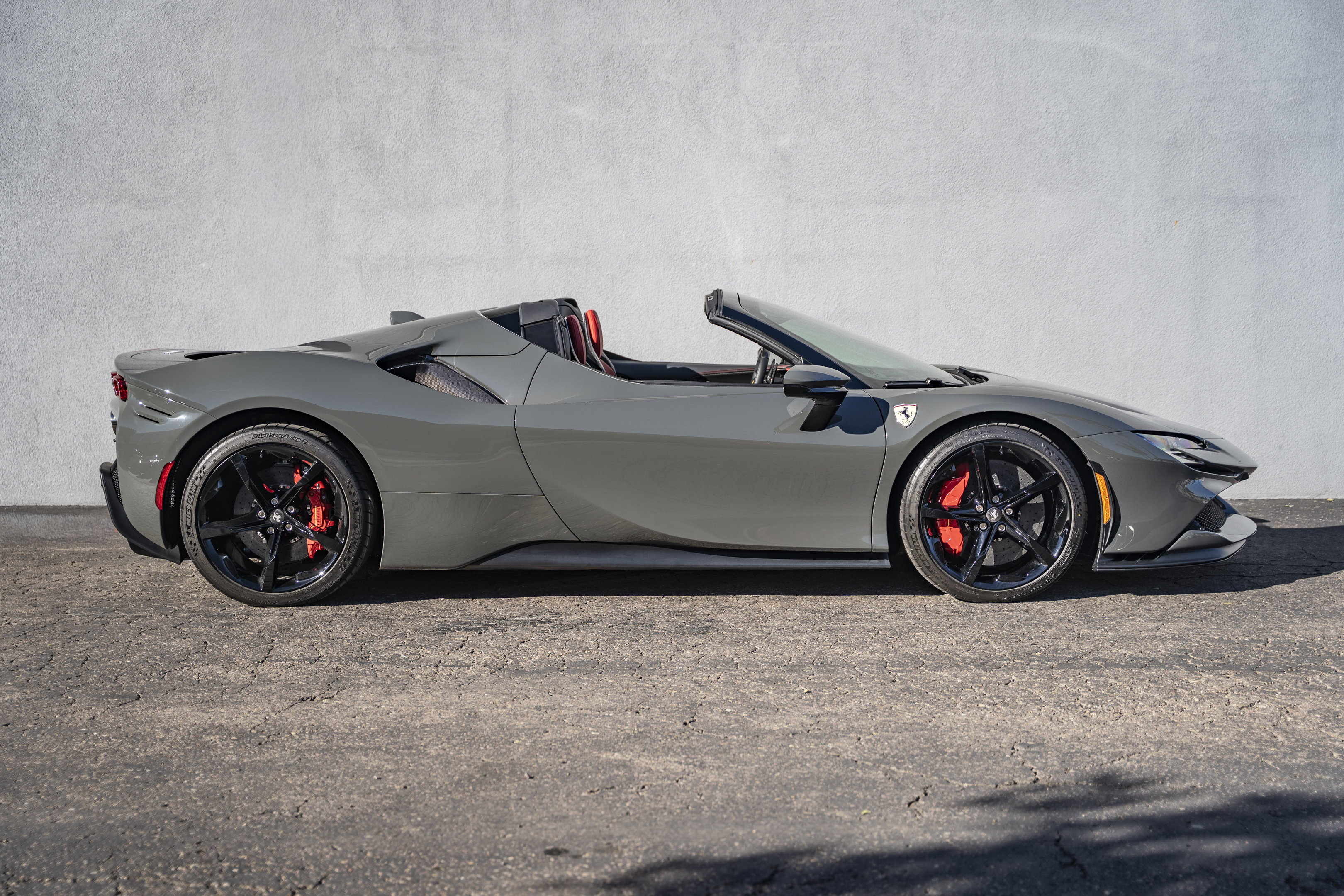 Used 2025 Ferrari SF90 Spider image 7