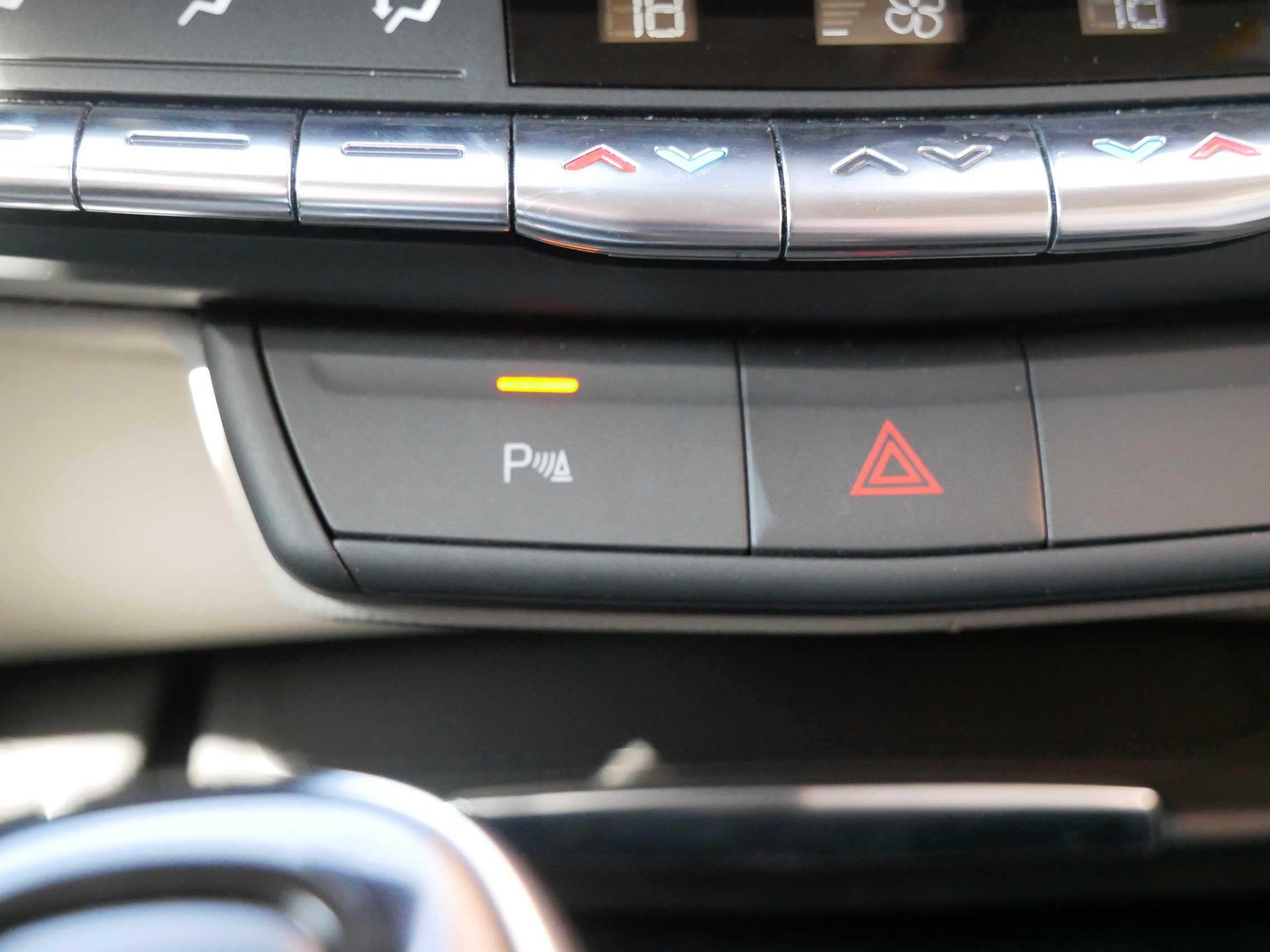 Certified 2022 Cadillac XT4 Luxury image 19