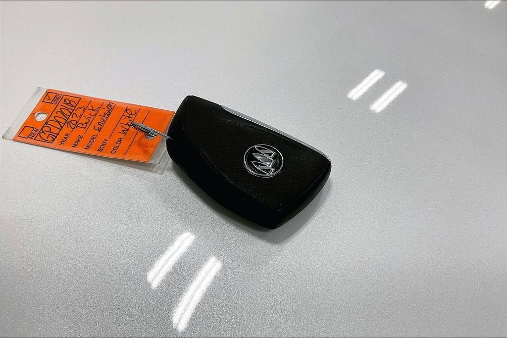 Used 2023 Buick Envision Avenir image 13