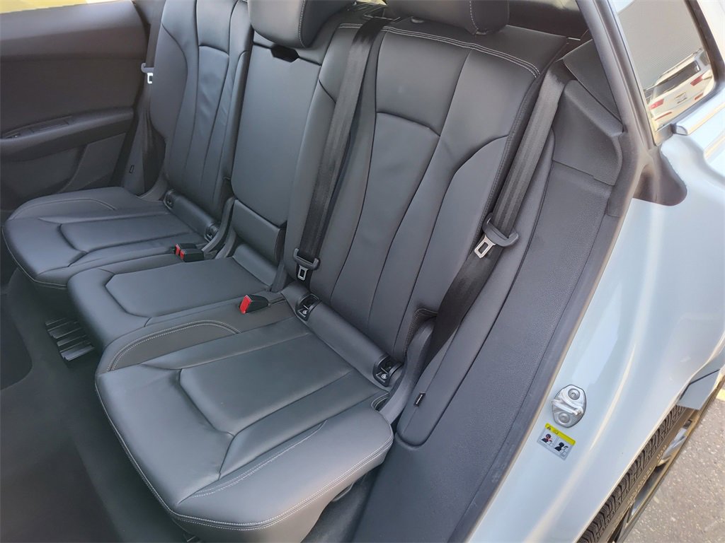 Used 2023 Audi Q8 Premium image 37