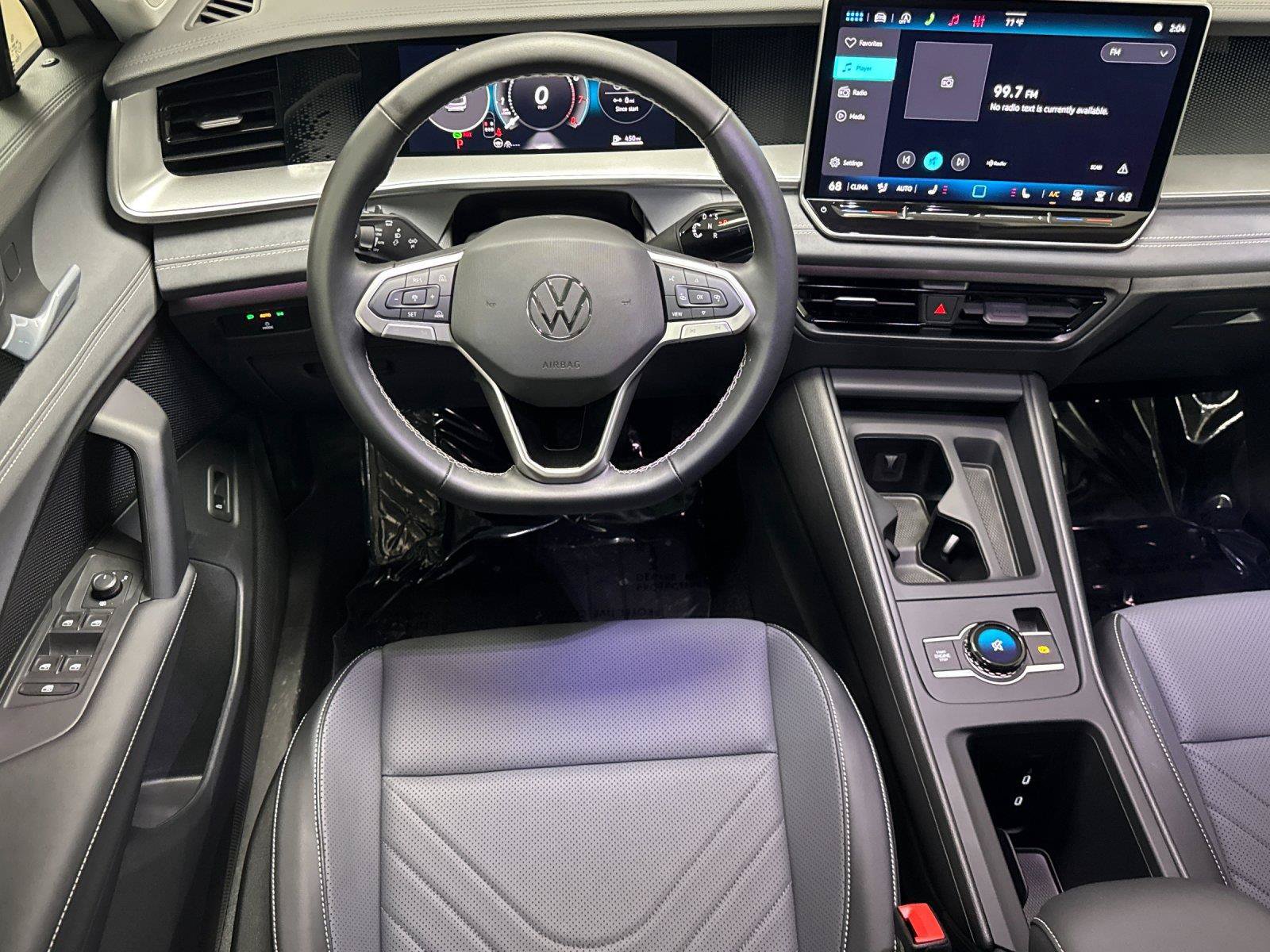 Used 2026 Volkswagen Tiguan SE w/ Panoramic Sunroof Package FWD image 13