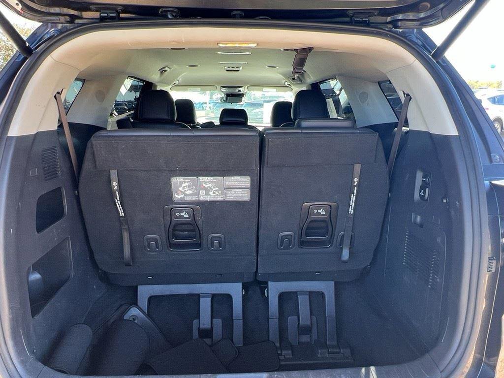 Used 2024 Kia Carnival SX image 9