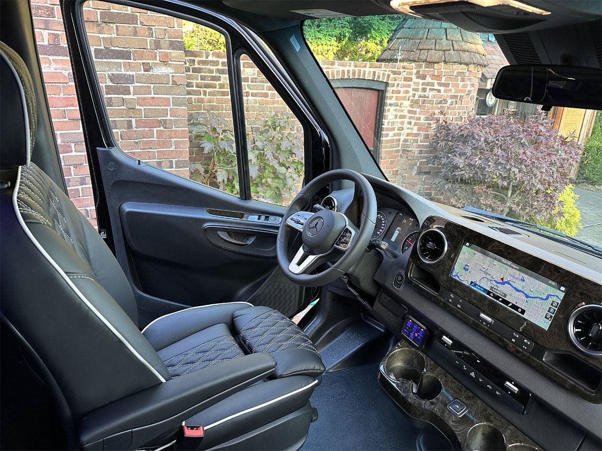 Used 2024 Mercedes-Benz Sprinter 3500 image 17