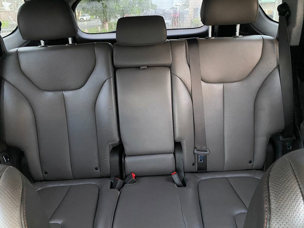 Used 2020 Hyundai Santa Fe Limited w/ Cargo Package image 17