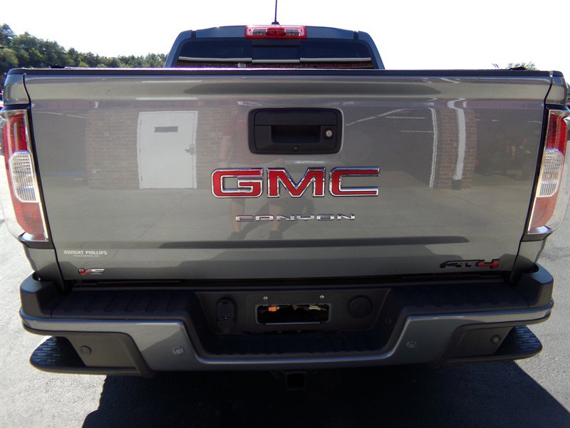 Used 2022 GMC Canyon AT4 image 7