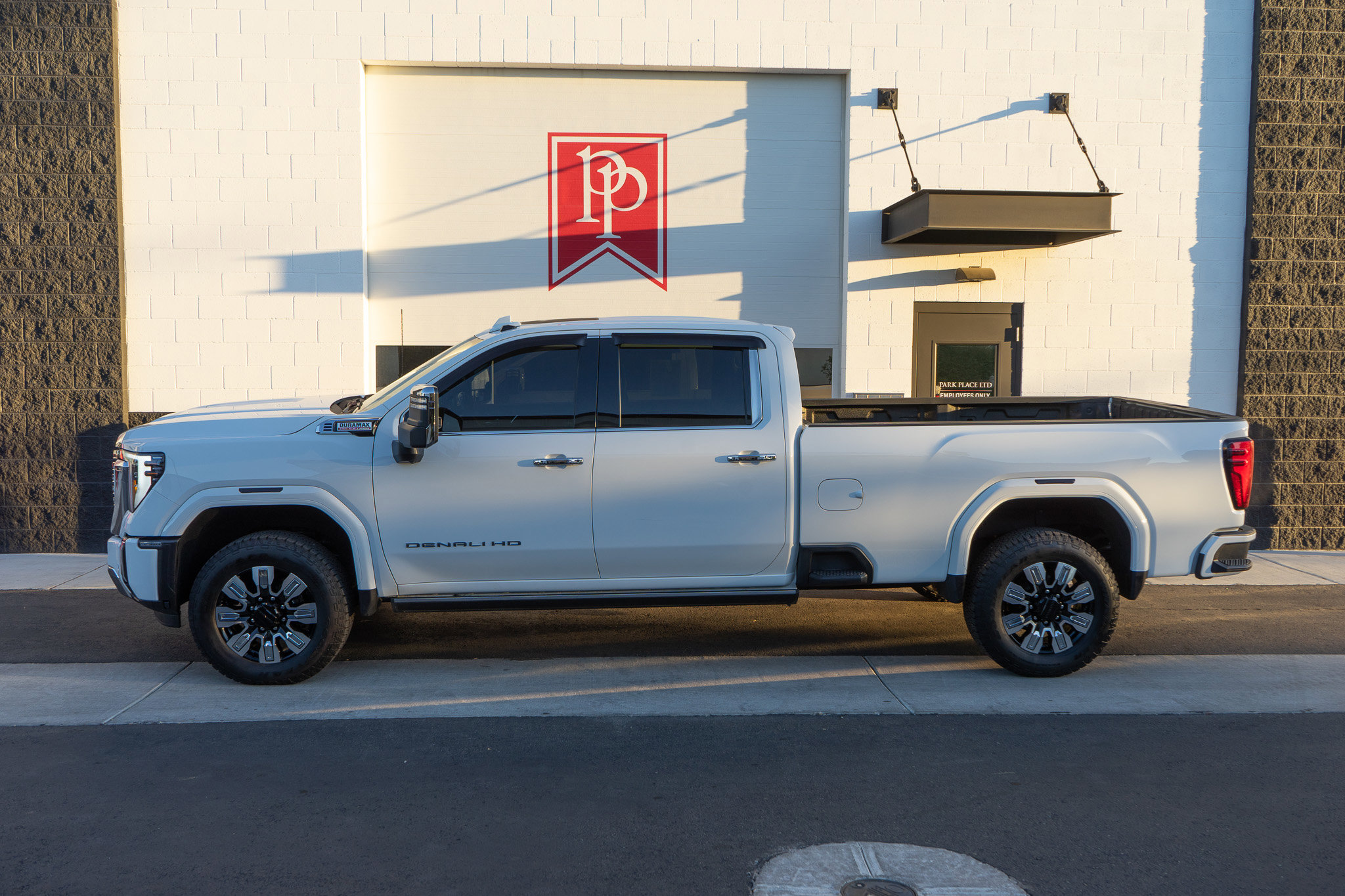 Used 2024 GMC Sierra 3500 Denali w/ Denali Reserve Package image 52