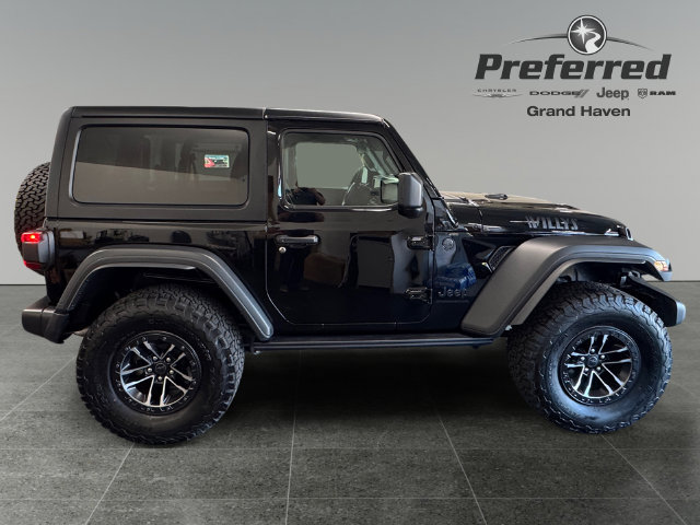 Used 2025 Jeep Wrangler Sport AWD/4WD image 9