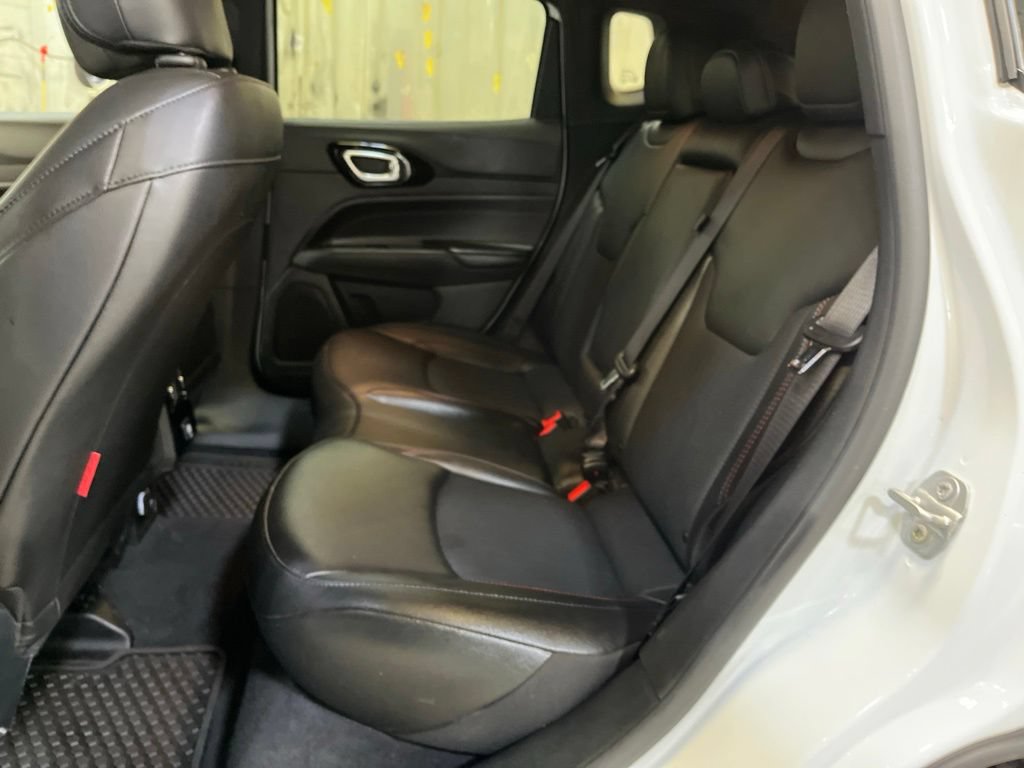 Used 2025 Jeep Compass Trailhawk AWD/4WD image 23