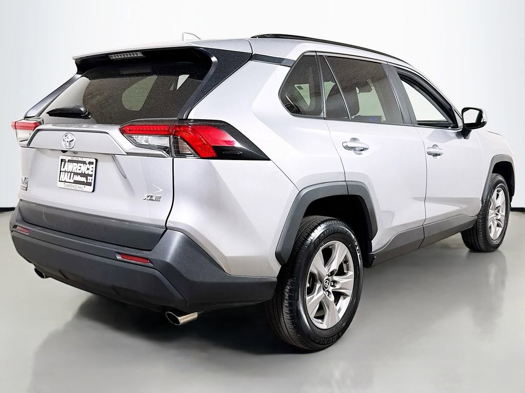Used 2025 Toyota RAV4 XLE image 4