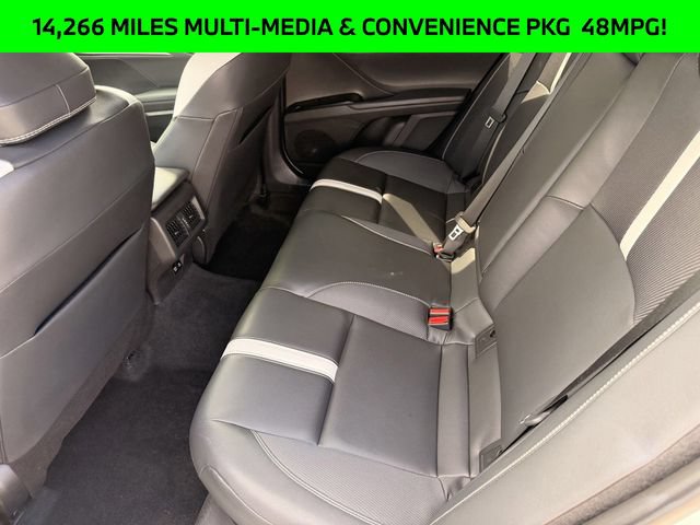 Used 2025 Toyota Camry SE FWD image 8