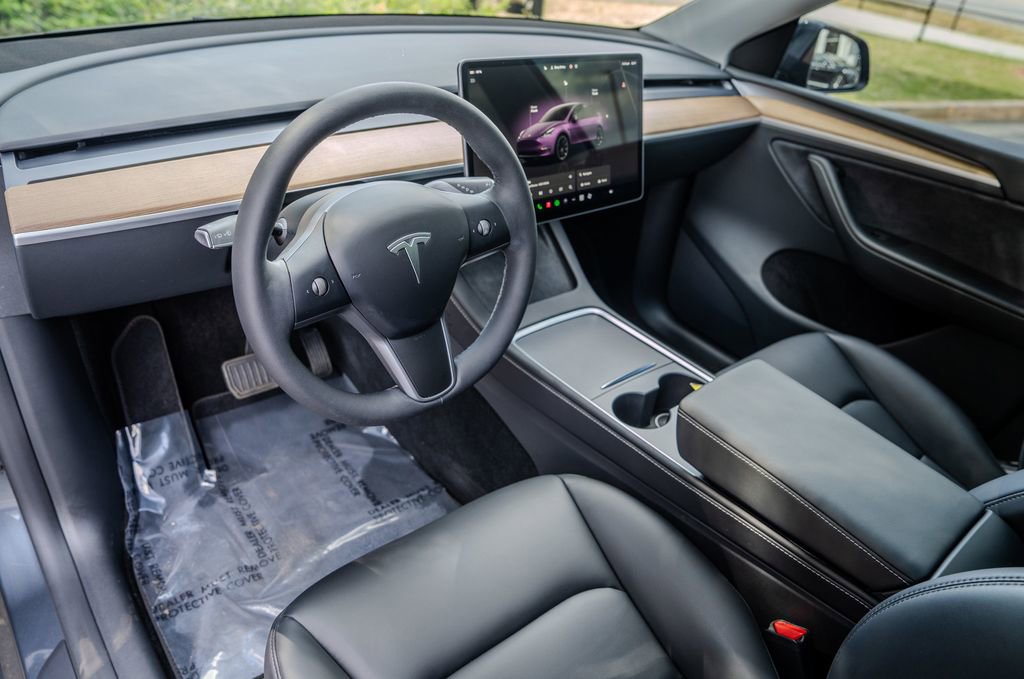 Used 2023 Tesla Model Y Long Range image 4
