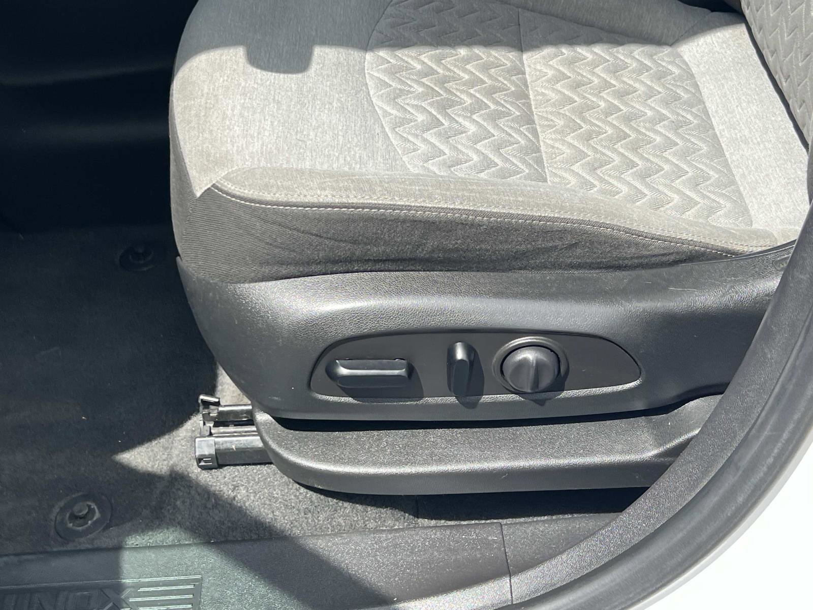 Used 2023 Chevrolet Equinox LS w/ LS Convenience Package FWD image 18