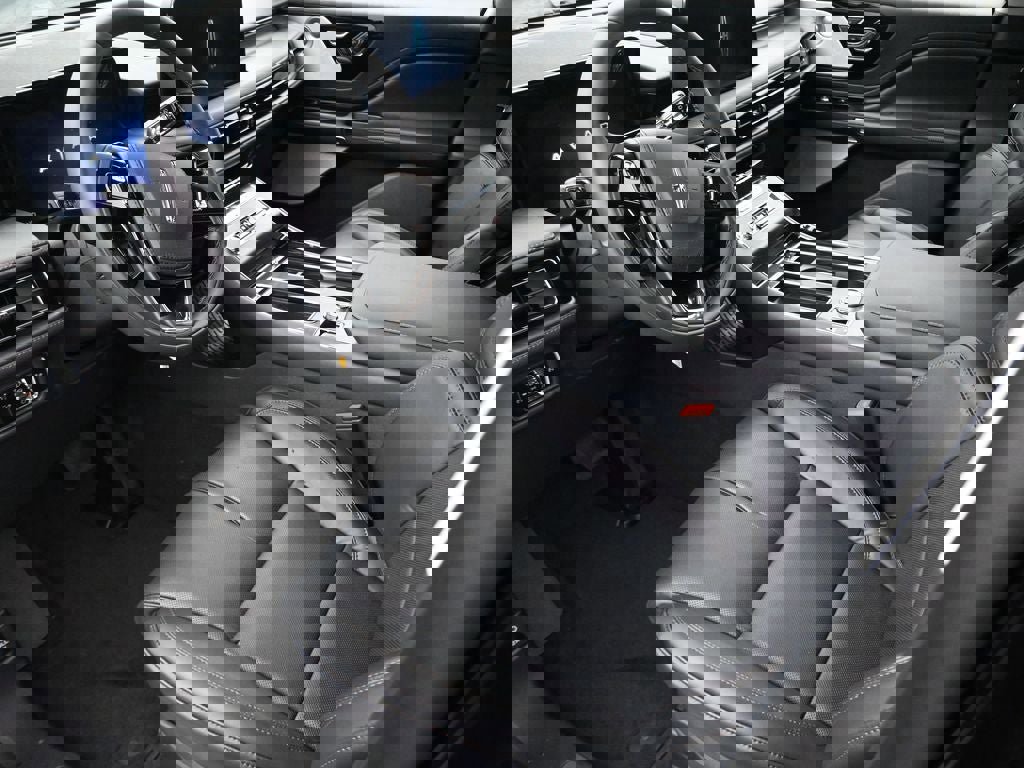 New 2026 Lincoln Aviator Reserve image 9