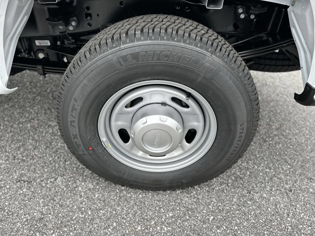 New 2025 Ford F250 XL RWD image 27