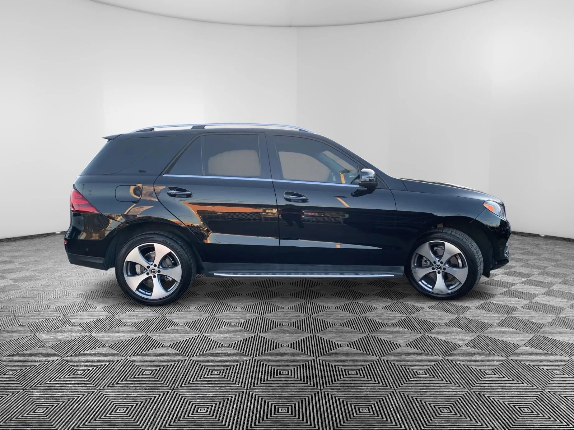 Used 2018 Mercedes-Benz GLE 350 image 5