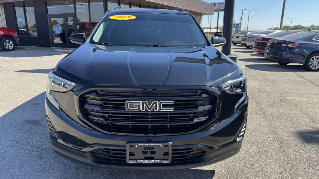Used 2019 GMC Terrain SLE w/ Driver Convenience Package image 2