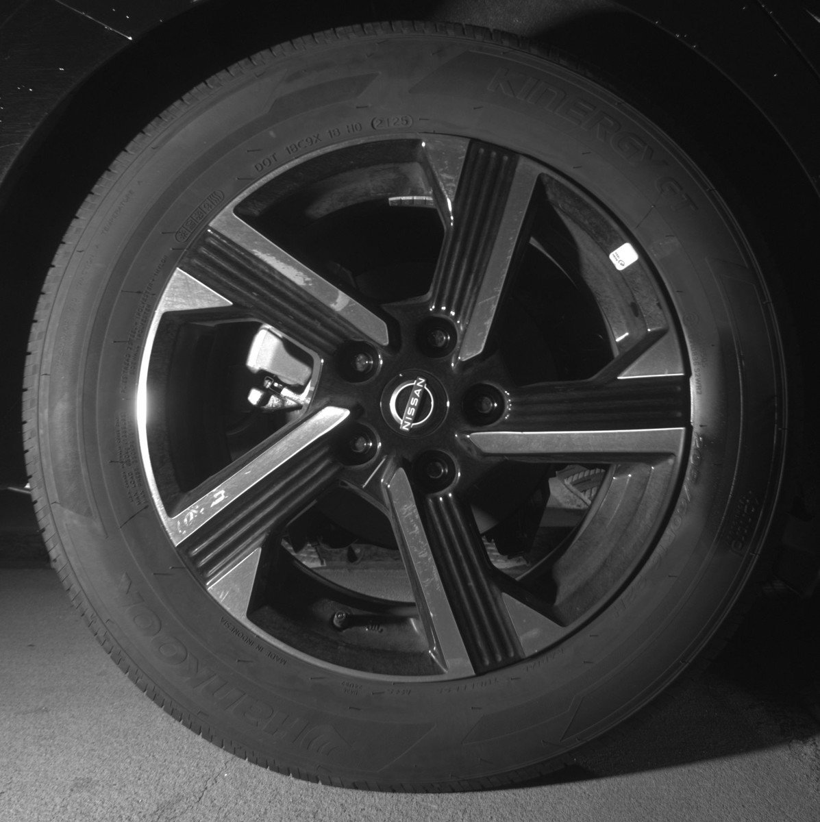 Used 2025 Nissan Sentra SV image 15