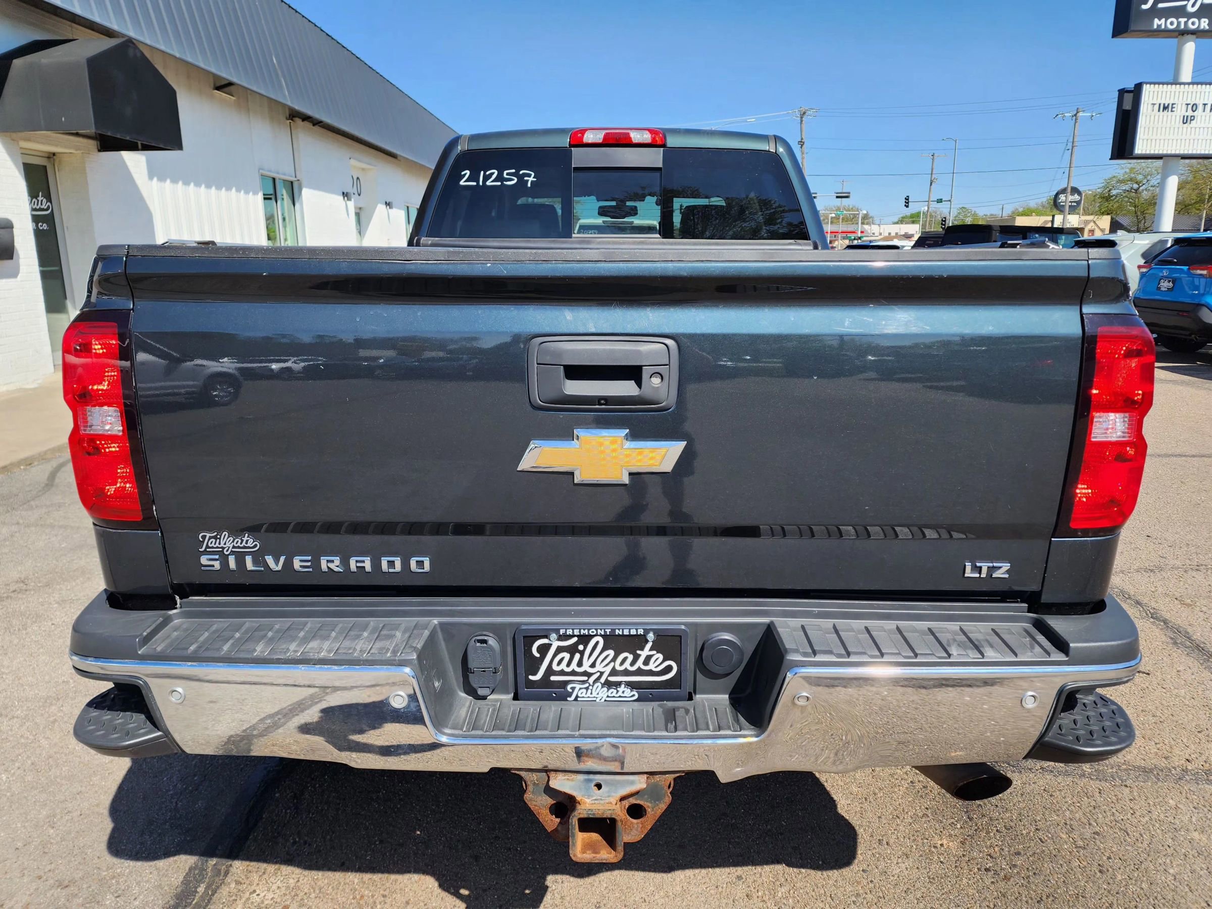 Used 2018 Chevrolet Silverado 2500 LTZ w/ LTZ Plus Package AWD/4WD image 6