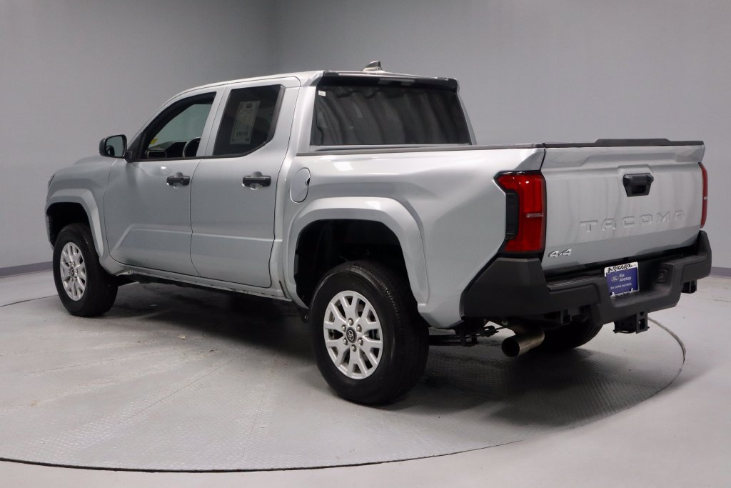 Used 2025 Toyota Tacoma SR AWD/4WD image 9