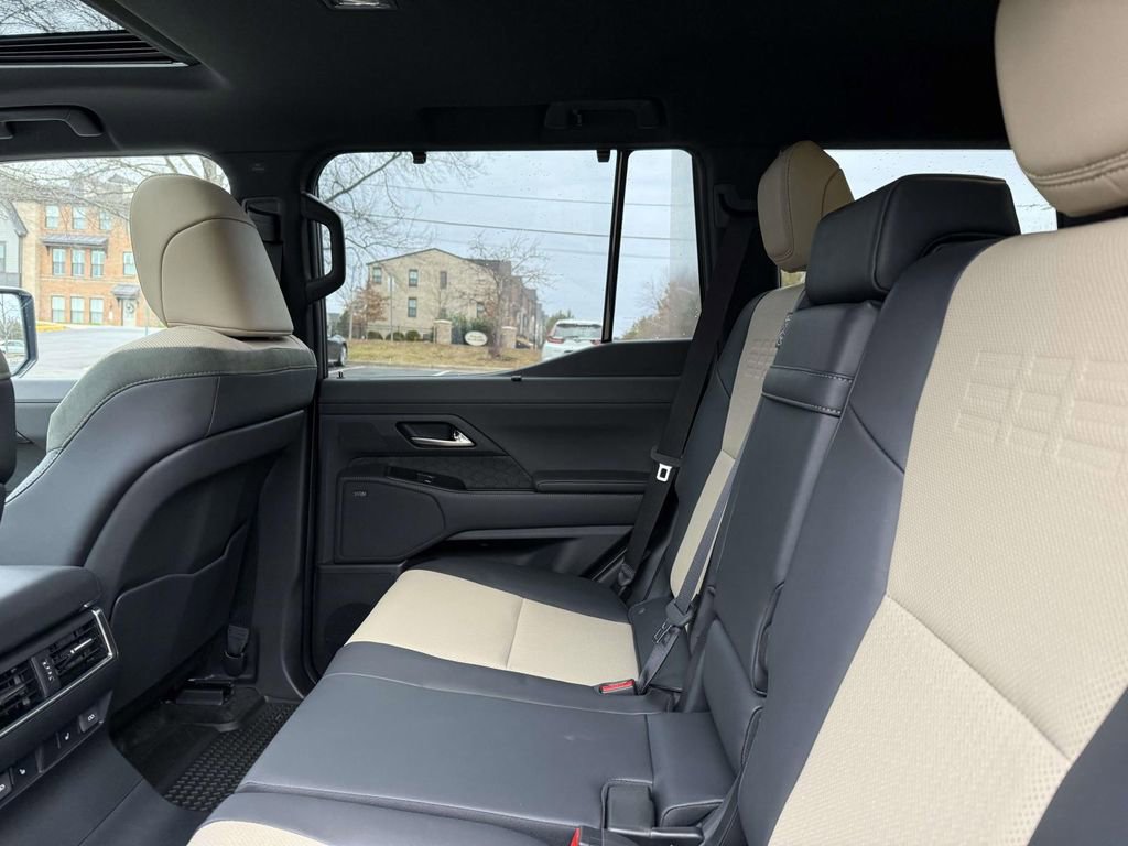 Used 2025 Lexus GX 550 Overtrail+ w/ Mark Levinson an image 17