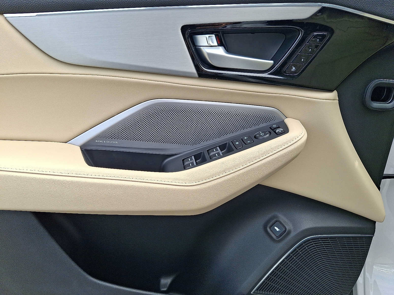 Certified 2026 Acura MDX w/ Technology Package FWD image 13