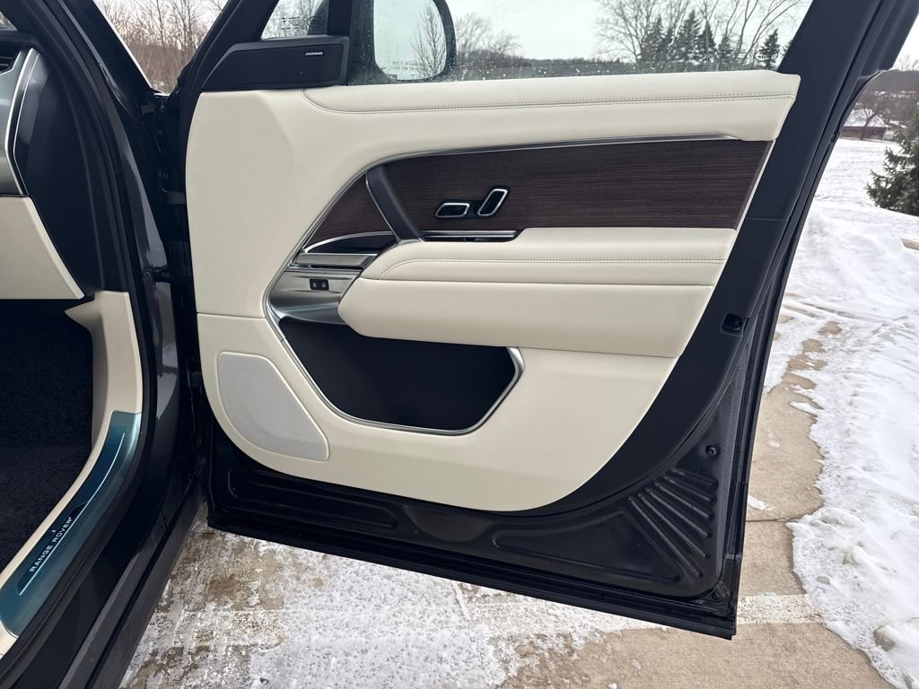 New 2026 Land Rover Range Rover Long Wheelbase SE image 21