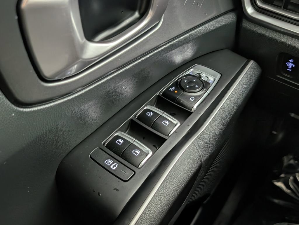 Used 2025 Kia Sorento LX image 24