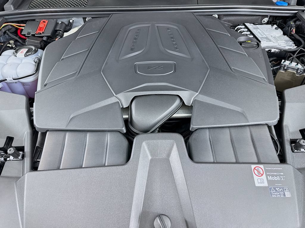 New 2026 Porsche Cayenne Coupe AWD/4WD image 32