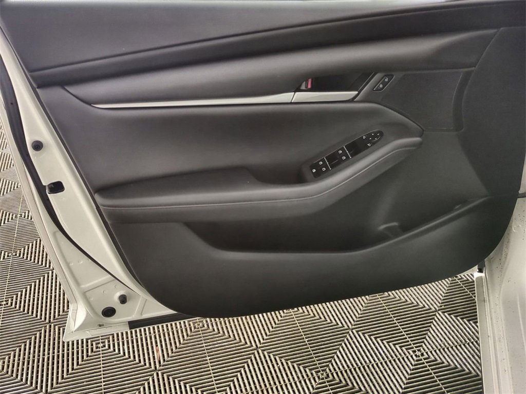 Used 2020 MAZDA MAZDA3 Hatchback image 16