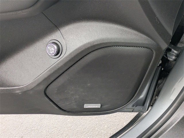 Used 2023 GMC Acadia SLE w/ Driver Convenience Package image 13