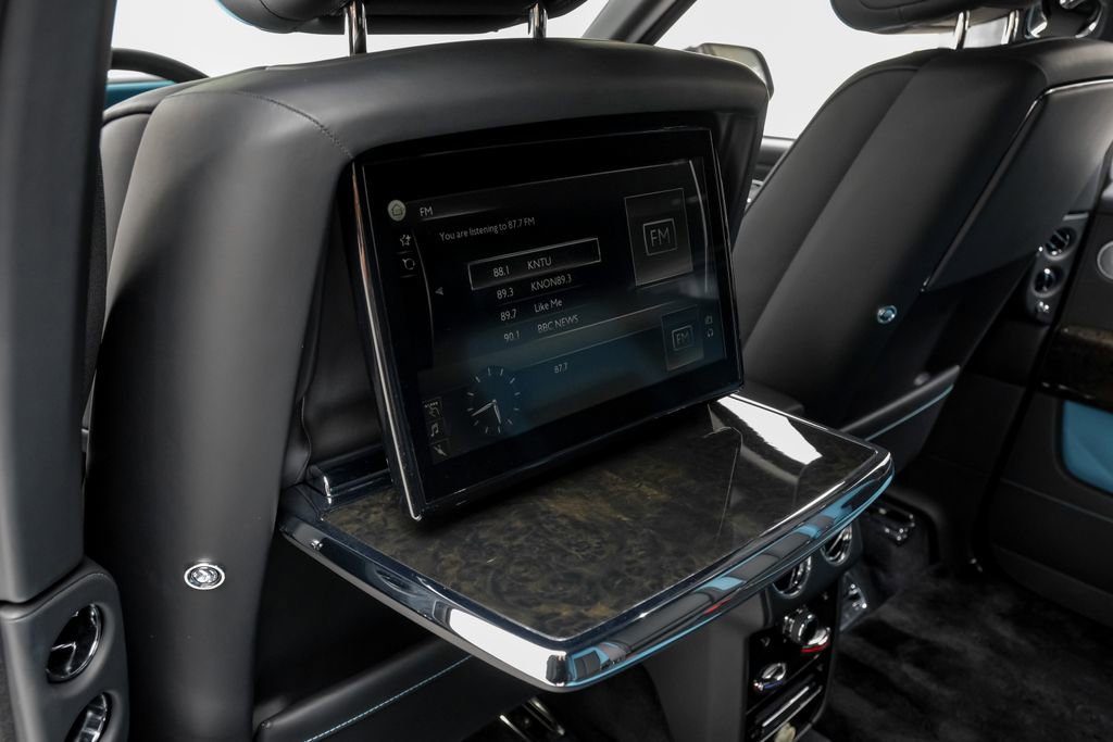 Used 2022 Rolls-Royce Cullinan w/ Cullinan Package image 43