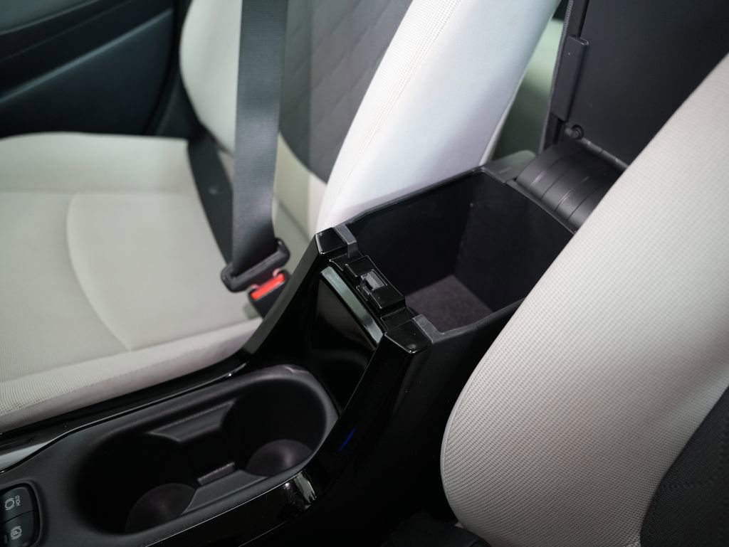 Used 2020 Toyota Corolla LE image 29