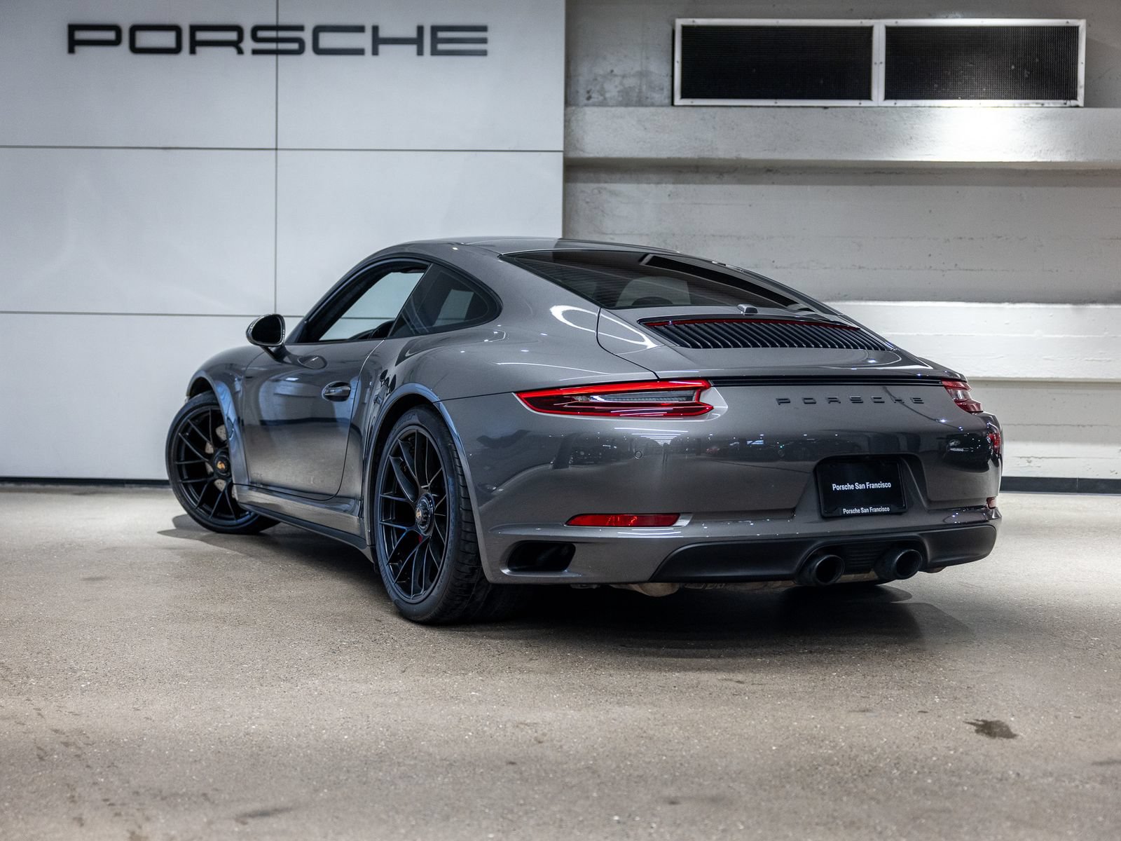 Certified 2018 Porsche 911 Carrera GTS RWD image 3