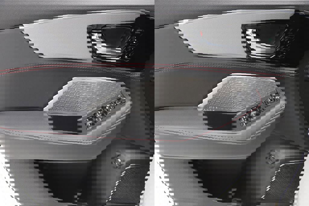 Used 2022 Acura MDX A-Spec image 16