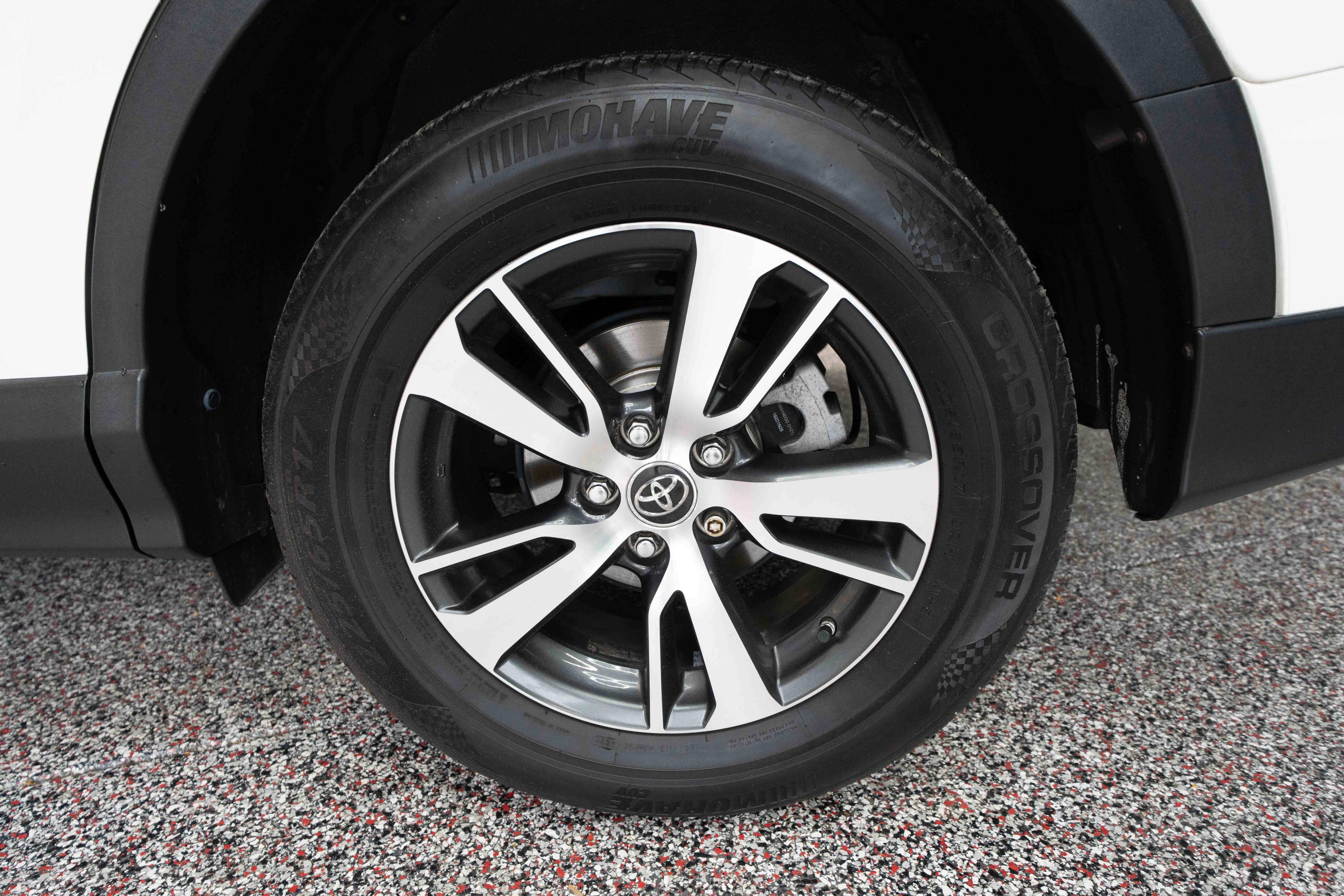 Used 2018 Toyota RAV4 XLE AWD/4WD image 31