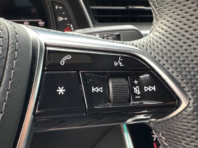Used 2025 Audi S6 Premium Plus w/ Premium Plus Package AWD/4WD image 7