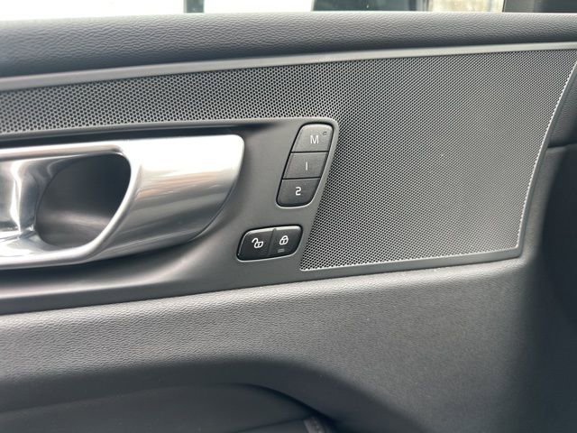 Certified 2023 Volvo XC60 B5 Plus w/ Climate Package image 31