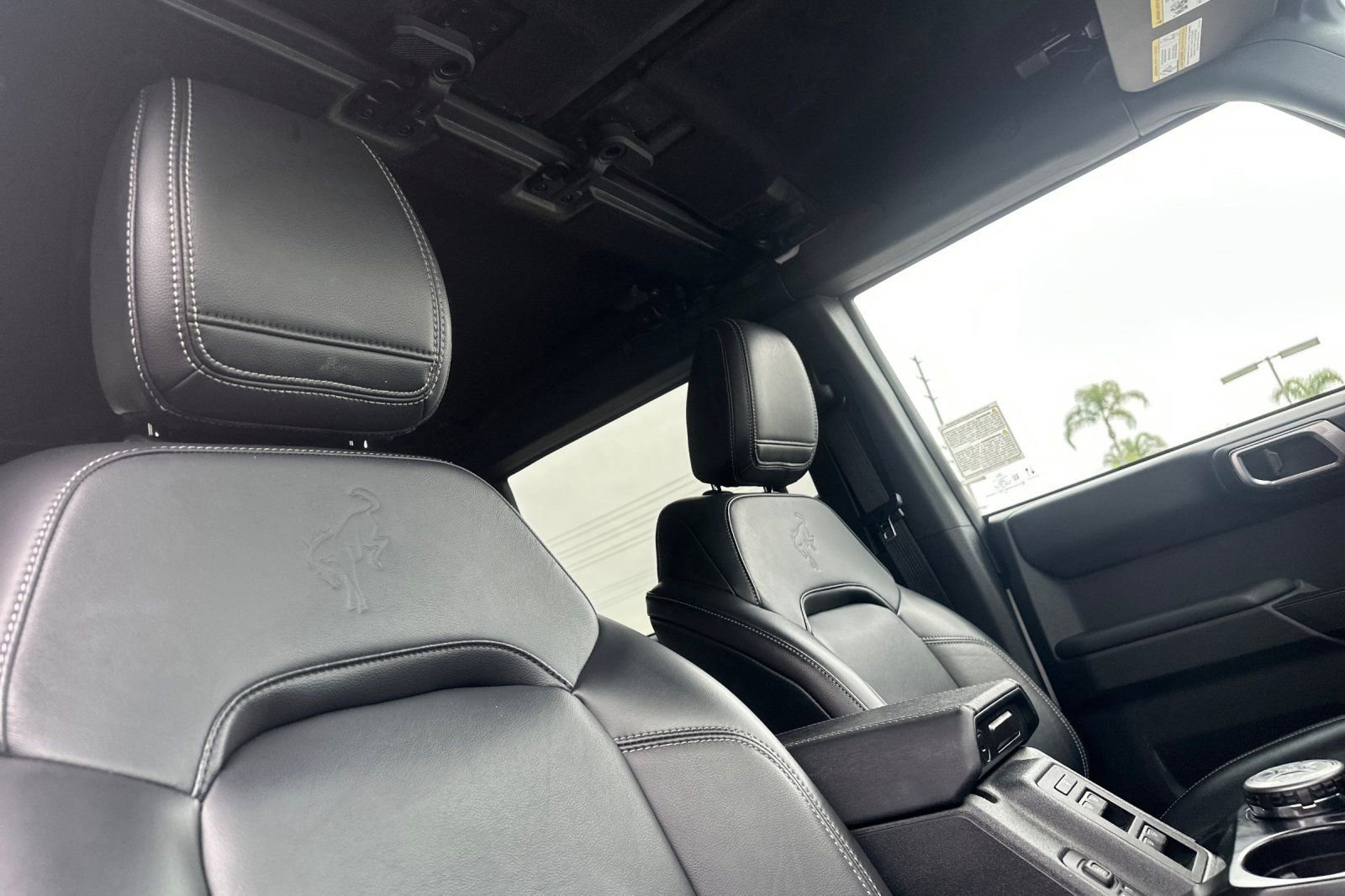 Used 2025 Ford Bronco Outer Banks image 17