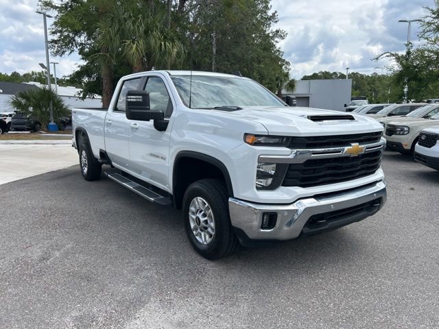 Used 2025 Chevrolet Silverado 2500 LT w/ Safety Package AWD/4WD image 2