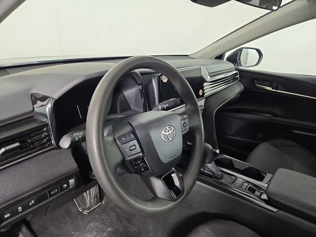 Used 2025 Toyota Camry LE image 14