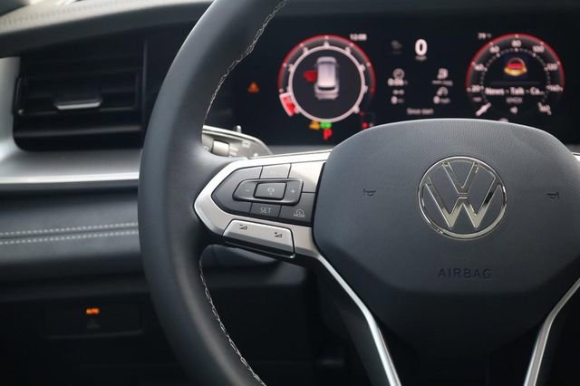 New 2026 Volkswagen Tiguan SE image 9