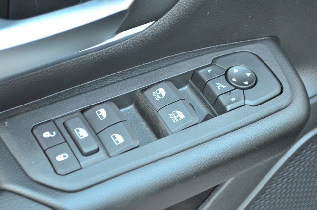 New 2026 RAM 1500 4x4 Crew Cab image 13