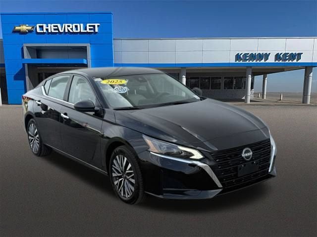 Used 2025 Nissan Altima 2.5 SV