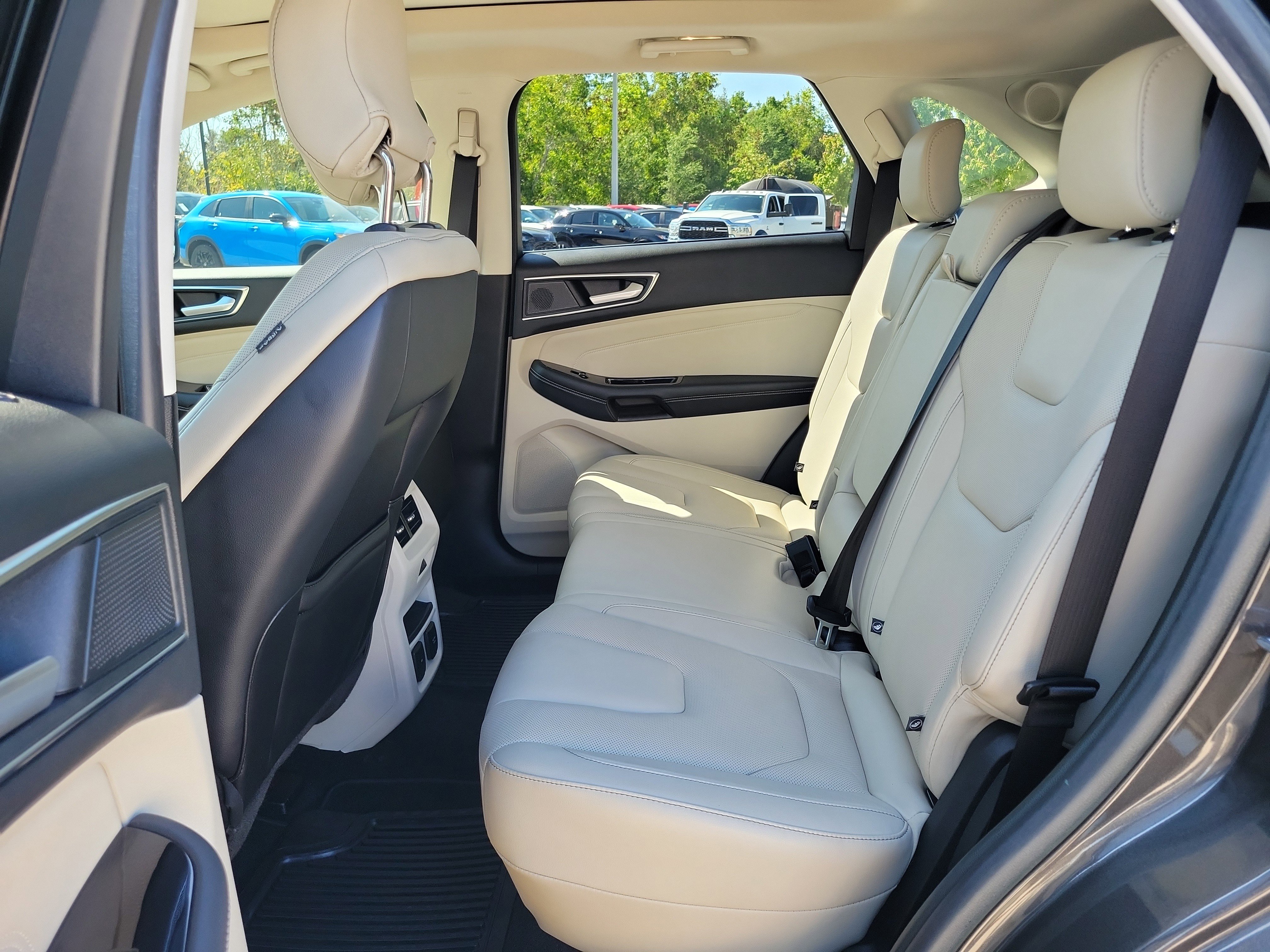 Used 2019 Ford Edge Titanium w/ Equipment Group 301A FWD image 14