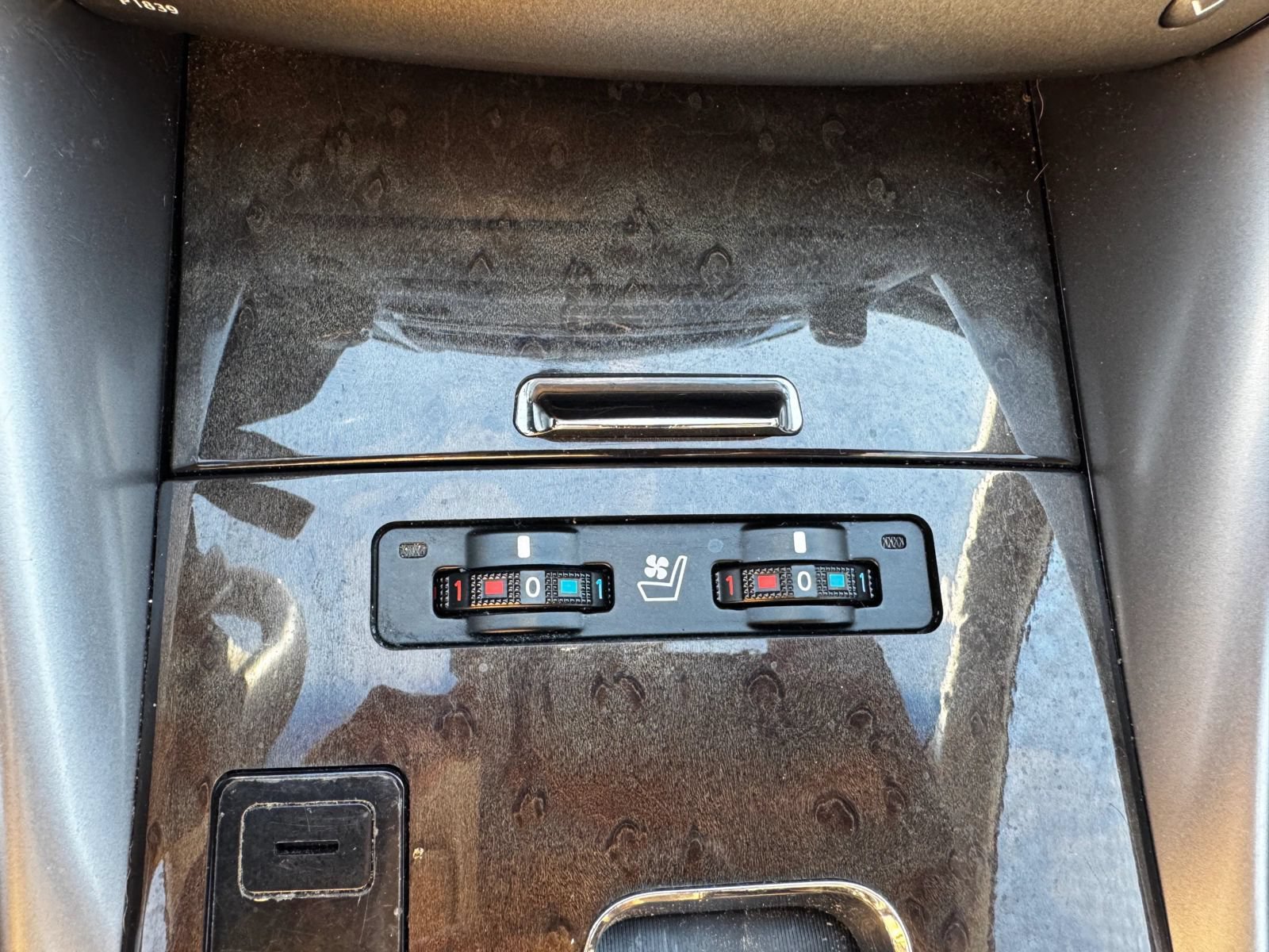 Used 2012 Lexus IS 350C w/ Luxury Pkg RWD image 15