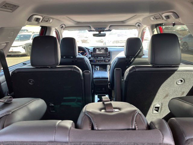 Used 2024 Nissan Pathfinder Platinum FWD image 11