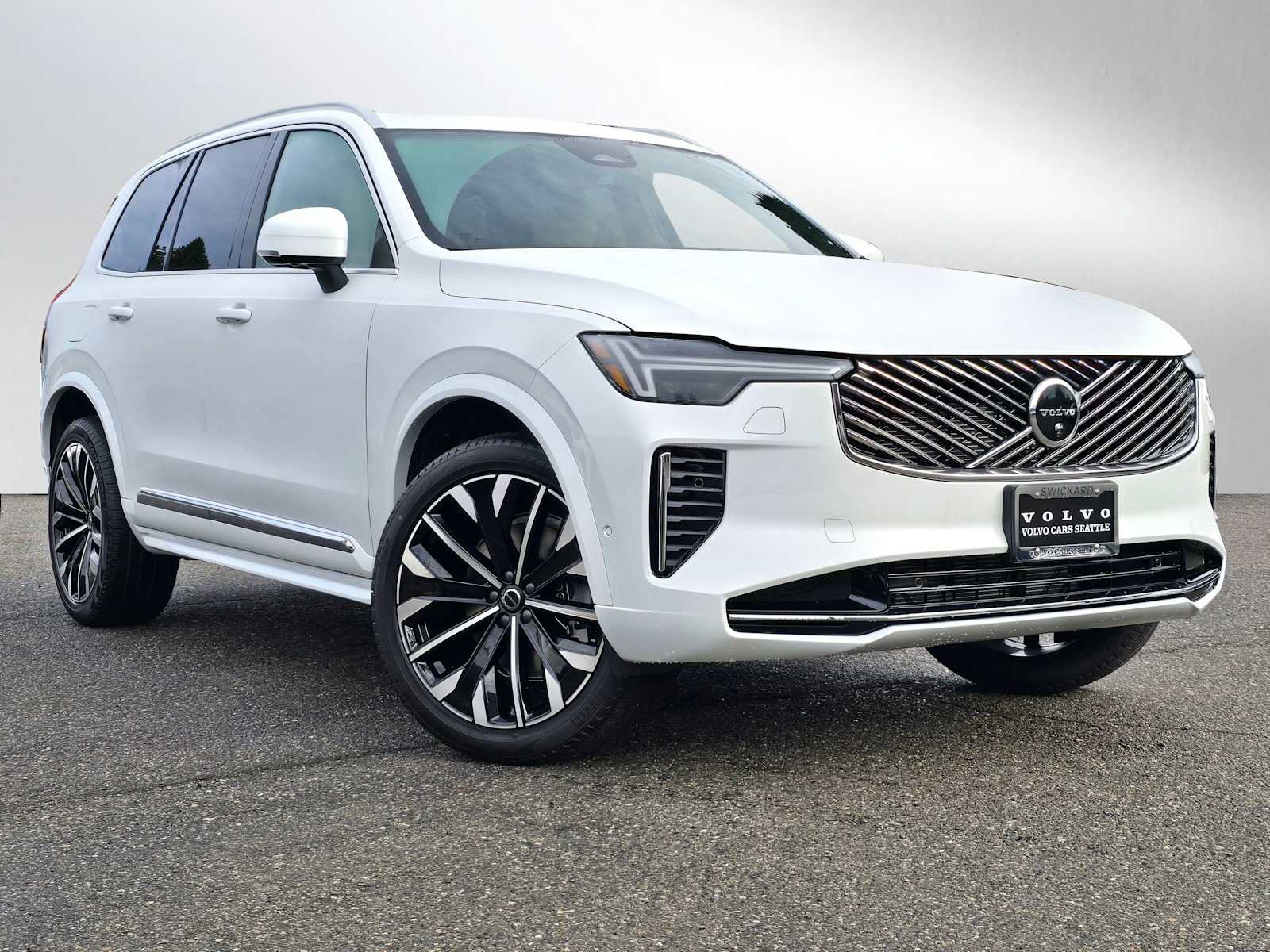 New 2026 Volvo XC90 B6 Plus w/ Protection Package Premier
